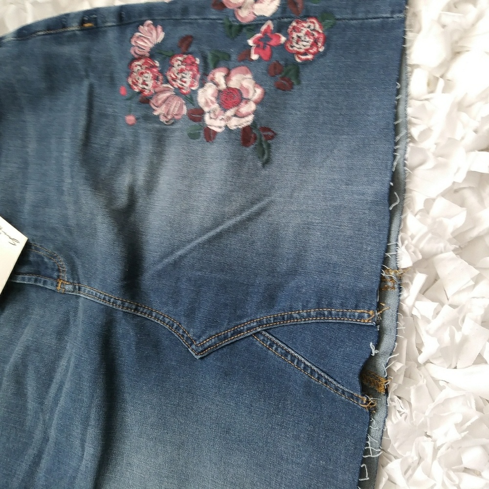 Seven 7 embroidered fashion skirt - Picture 5 of 6